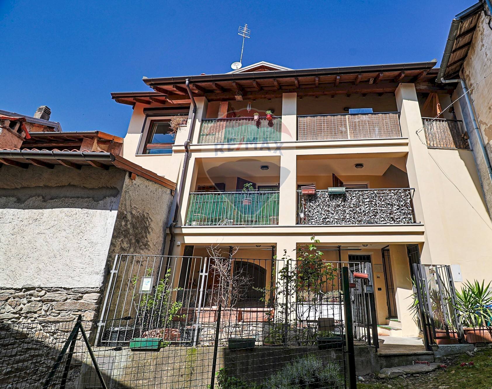 Casa all\'aperto - Semi-detached house Vicolo Stretto
 
5, Montegrino Valtravaglia - photo 1