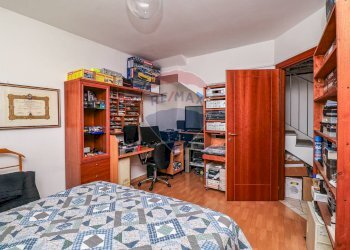 Camera / camera da letto - Casa semi indipendente Vicolo Stretto
 
5, Montegrino Valtravaglia - foto 11