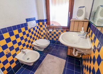Bagno - Casa semi indipendente Vicolo Stretto
 
5, Montegrino Valtravaglia - foto 17