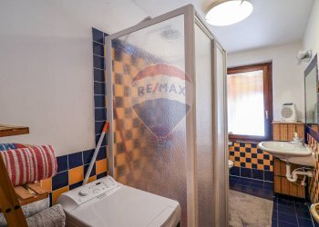 Bagno - Casa semi indipendente Vicolo Stretto
 
5, Montegrino Valtravaglia - foto 18
