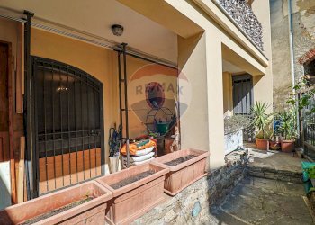 Terrazza - Casa semi indipendente Vicolo Stretto
 
5, Montegrino Valtravaglia - foto 25