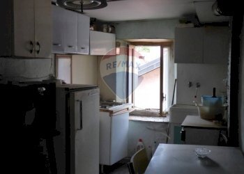 Cucina - Casa semi indipendente via Engolini, Agra - foto 6