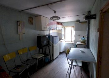 Cucina - Casa semi indipendente via Engolini, Agra - foto 10