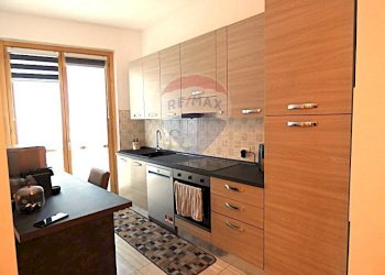 Cucina - Bilocale Via Mario Davi
 
33, Travedona-Monate - foto 4