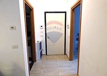 Hall / corridoio - Bilocale Via Mario Davi
 
33, Travedona-Monate - foto 8