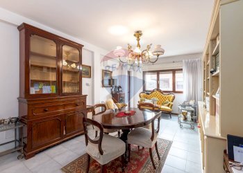 Sala da pranzo - Trilocale Via Viner
 
156, Roma - foto 1