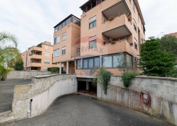 Edificio all\'aperto - Trilocale Via Viner
 
156, Roma - foto 25