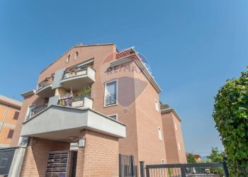 Edificio all\'aperto - Bilocale Via Corato
 
16, Roma - foto 2