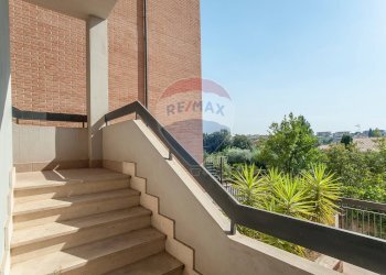 Scale - Bilocale Via Corato
 
16, Roma - foto 5