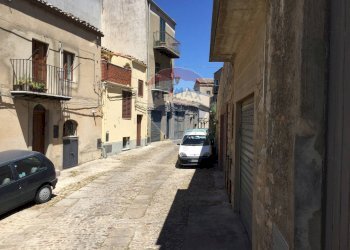 Edificio all\'aperto - Casa indipendente via castello
 
44, Gangi - foto 15