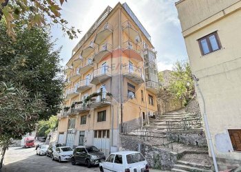 prospetto - Appartamento Via Duomo
 
29, Petralia Sottana - foto 7