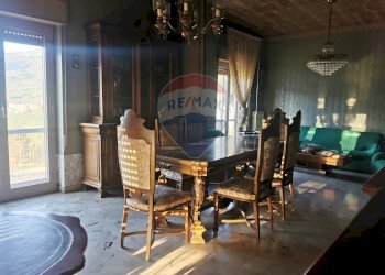 Sala da pranzo - Appartamento Via Duomo
 
29, Petralia Sottana - foto 20