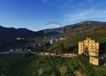 Vista delle montagne - Appartamento Via Duomo
 
29, Petralia Sottana - foto 24