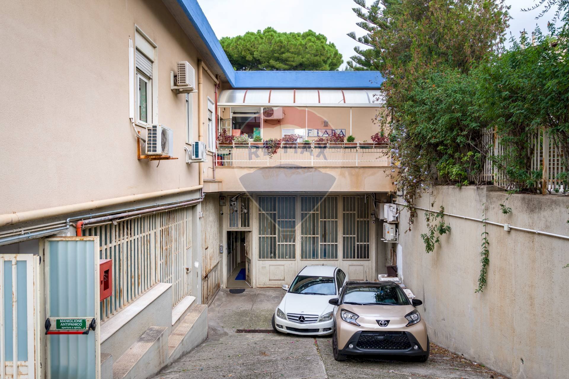 Edificio all\'aperto - Magazzino Via Eduardo Calandra
 
snc, Palermo - foto 2
