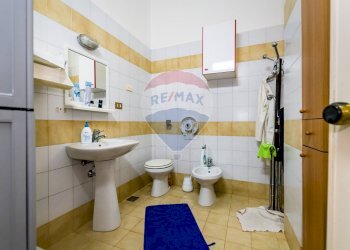 Bagno - Magazzino Via Eduardo Calandra
 
snc, Palermo - foto 6