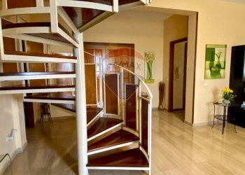 SCALA A CHIOCCIOLA - Villa Via Ponticello Oneto
 
7, Palermo - foto 16