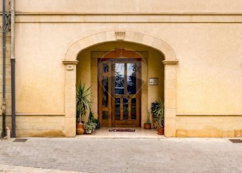 Portone ingresso - Appartamento Via Antonino Lo Presti
 
59, Salemi - foto 14