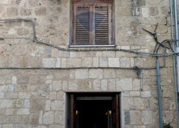 Edificio all\'aperto - Casa indipendente via Giuseppe Garibaldi
 
258, Petralia Sottana - foto 1