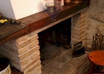 Dettagli - Casa indipendente via Giuseppe Garibaldi
 
258, Petralia Sottana - foto 3