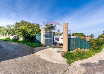 Cancello ingresso su strada interna - Terreno agricolo via Ragosia, Valderice - foto 20