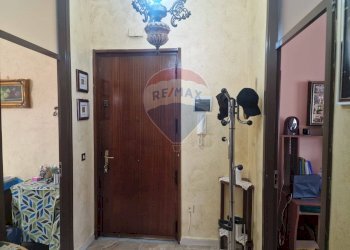 PORTA INGRESSO - Appartamento Passaggio Petrina
 
9, Palermo - foto 9