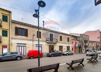 Prospetto principale - Appartamento Corso Mazzini
 
154, Castellana Sicula - foto 27