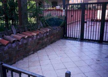 Terrazza - Locale Commerciale Via Siculo Orientale
 
266, Mascali - foto 1