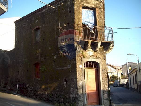 Edificio all\'aperto - Casa indipendente Via Arciprete Salvatore Leonardi
 
40, Giarre - foto 2