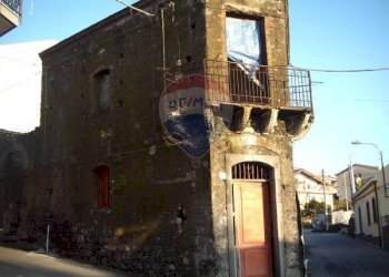 Edificio all\'aperto - Casa indipendente Via Arciprete Salvatore Leonardi
 
40, Giarre - foto 2