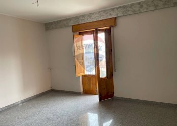 Stanza vuota - Quadrilocale VIA DEI VOLTAIRE
 
SN, Adrano - foto 23