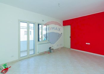 Stanza vuota - Bilocale Via Poggio San Secondo
 
4, Caltagirone - foto 4