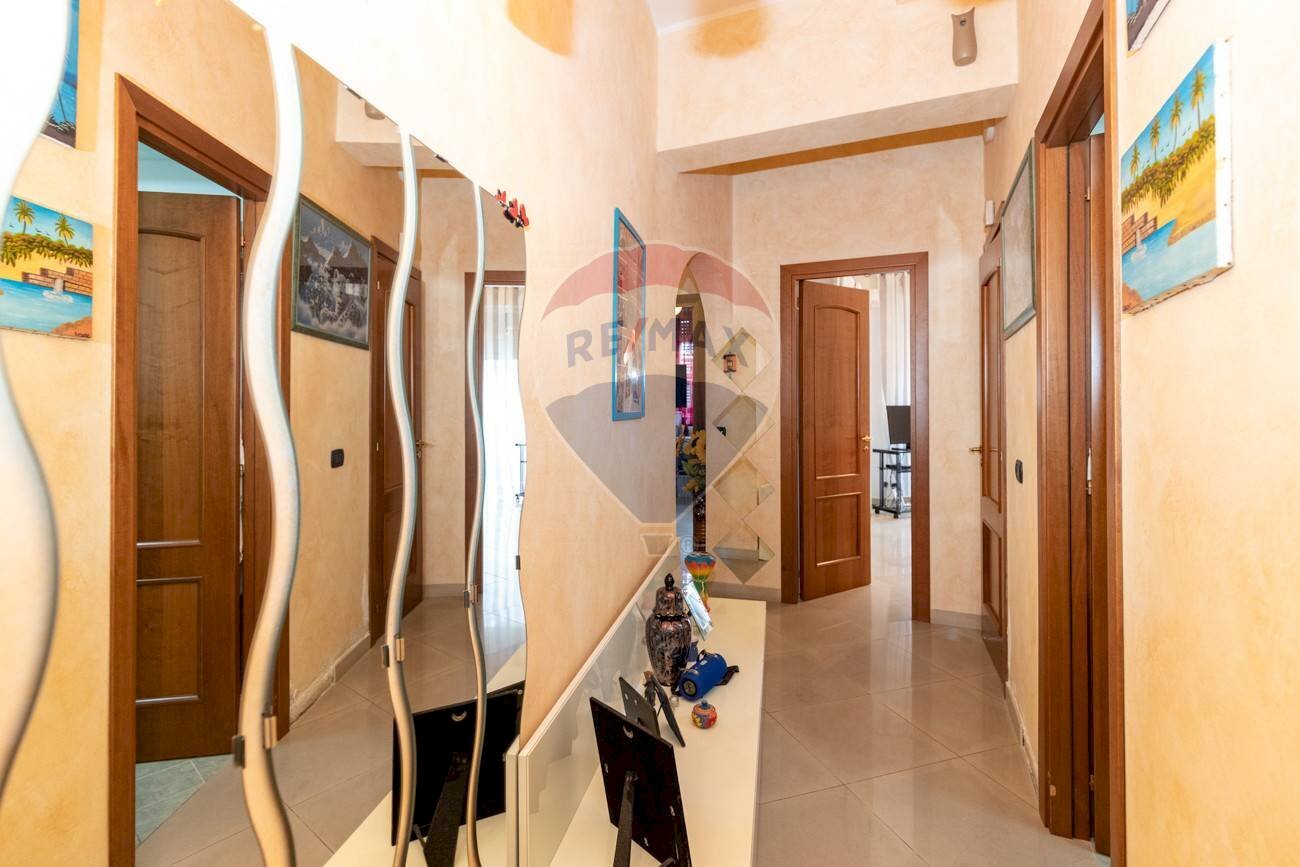 Hall / corridoio - Quadrilocale Via Castello Ursino
 
46, Catania - foto 1