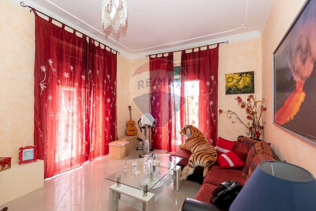 Soggiorno - Quadrilocale Via Castello Ursino
 
46, Catania - foto 2