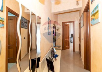 Hall / corridoio - Quadrilocale Via Castello Ursino
 
46, Catania - foto 1