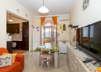 Sala da pranzo - Quadrilocale Via Castello Ursino
 
46, Catania - foto 5