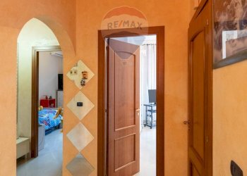 Hall / corridoio - Quadrilocale Via Castello Ursino
 
46, Catania - foto 19