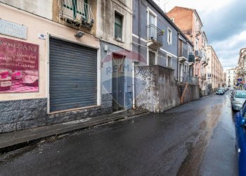 Edificio all\'aperto - Quadrilocale Via Castello Ursino
 
46, Catania - foto 25