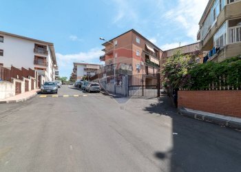 Edificio all\'aperto - Quadrilocale Via Corsaro
 
14, Camporotondo Etneo - foto 6