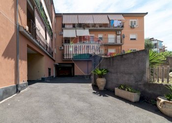 Edificio all\'aperto - Quadrilocale Via Corsaro
 
14, Camporotondo Etneo - foto 7
