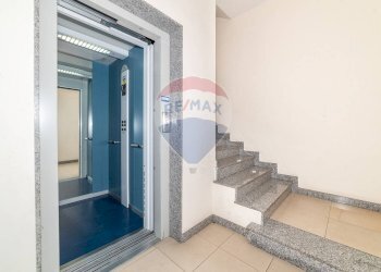 Ricezione / Lobby - Quadrilocale Via Corsaro
 
14, Camporotondo Etneo - foto 9