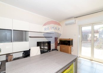 Sala da pranzo - Quadrilocale Via Corsaro
 
14, Camporotondo Etneo - foto 30