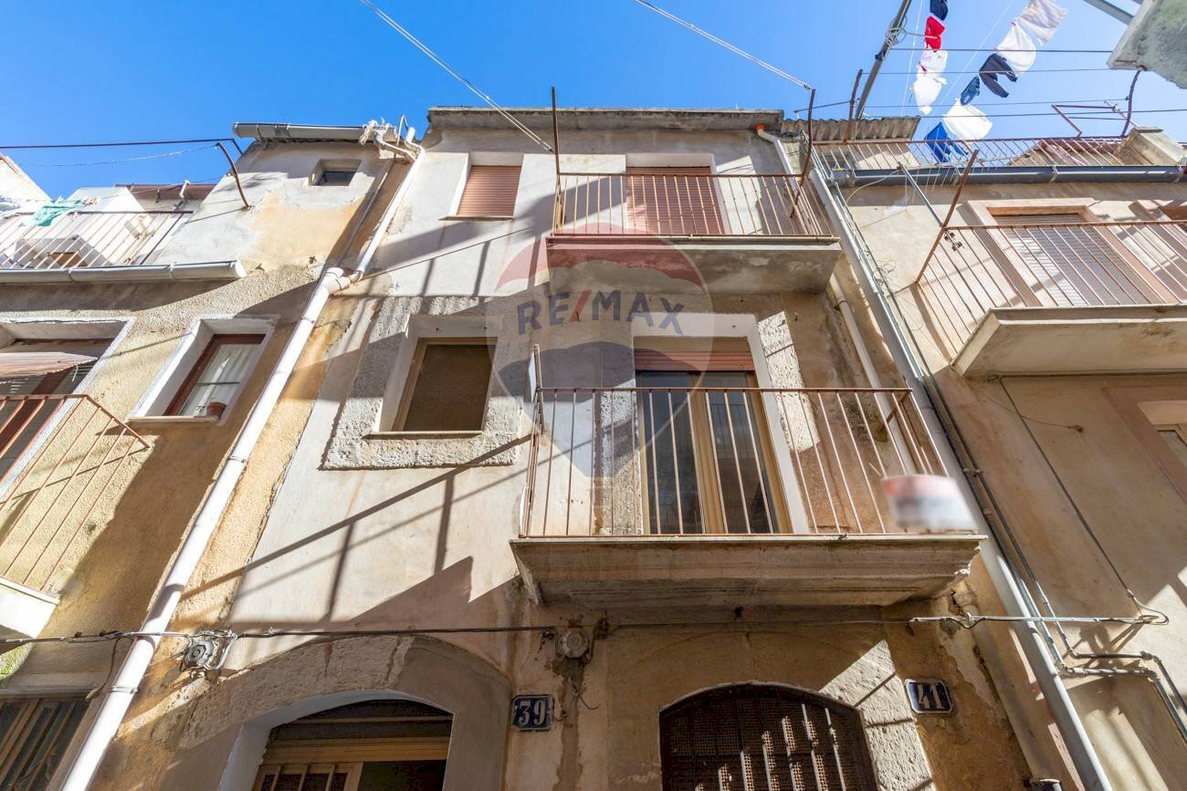 Edificio all\'aperto - Casa indipendente VIA SANTA LUCIA
 
39, Caltagirone - foto 3