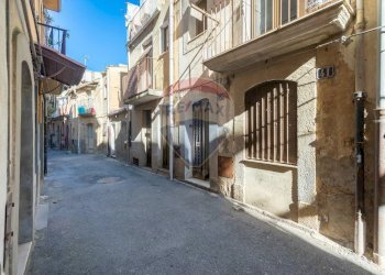 Edificio all\'aperto - Casa indipendente VIA SANTA LUCIA
 
39, Caltagirone - foto 2