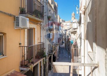 Edificio all\'aperto - Casa indipendente VIA SANTA LUCIA
 
39, Caltagirone - foto 22