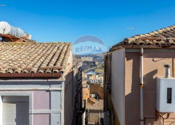 Edificio all\'aperto - Casa indipendente VIA SANTA LUCIA
 
39, Caltagirone - foto 25