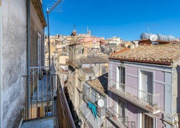 Edificio all\'aperto - Casa indipendente VIA SANTA LUCIA
 
39, Caltagirone - foto 27