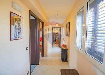 Hall / corridoio - Appartamento Via Paolo vasta
 
5, Aci Sant'Antonio - foto 13