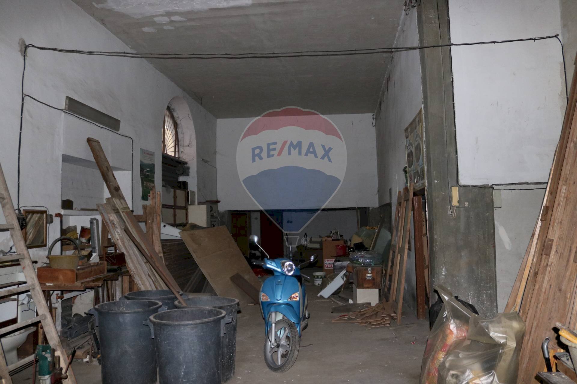 Dispensa di stoccaggio - Magazzino Via De Lorenzo
 
182/186, Catania - foto 1