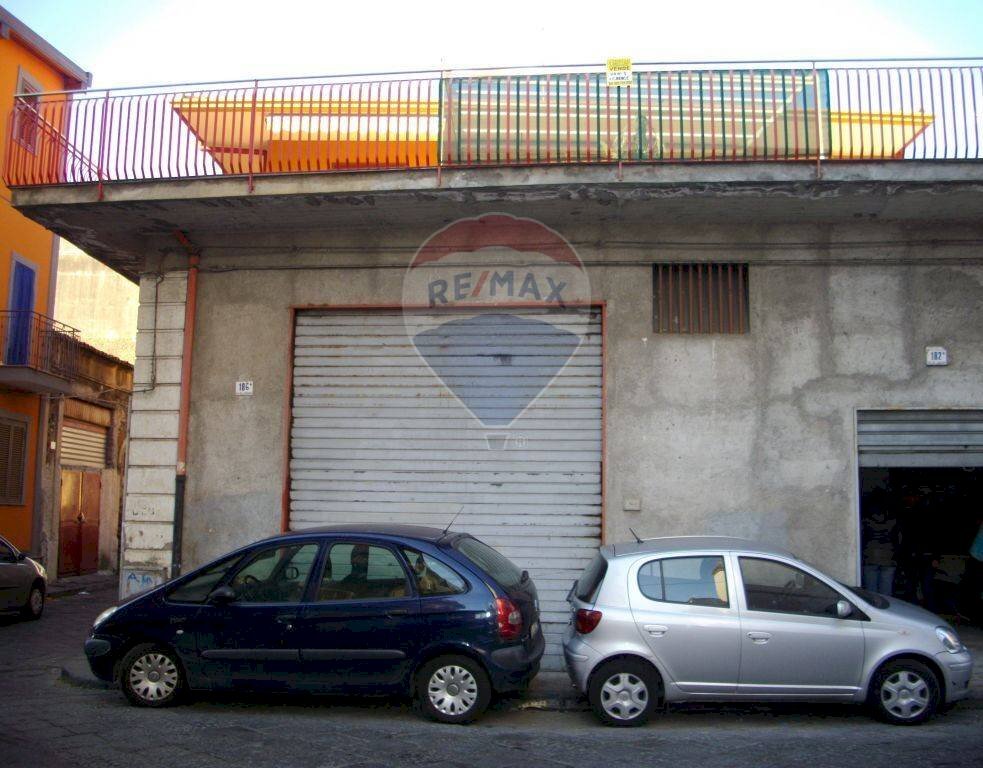 Edificio all\'aperto - Magazzino Via De Lorenzo
 
182/186, Catania - foto 2