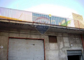 Edificio all\'aperto - Magazzino Via De Lorenzo
 
182/186, Catania - foto 8